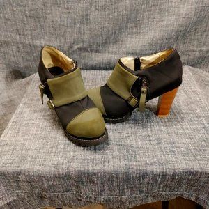 Stylish Used Olive Green/Black Heeled Ankle Booties